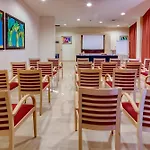 Express By Ihg 3* 파르마