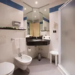 Express By Ihg 3* 파르마