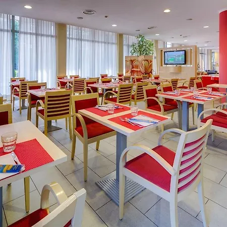 Express By Ihg 3* Парма