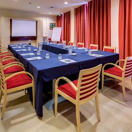 Express By Ihg Отель