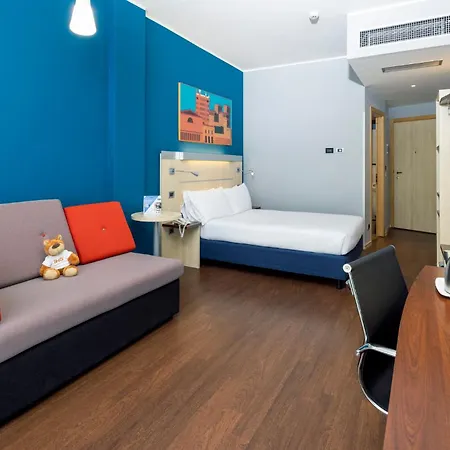 Express By Ihg Отель 3*