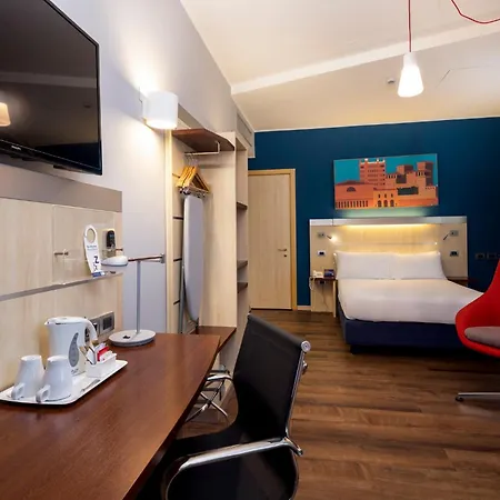 Отель Express By Ihg