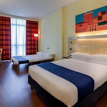 Отель Express By Ihg 3*