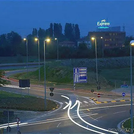 Express By Ihg Отель
