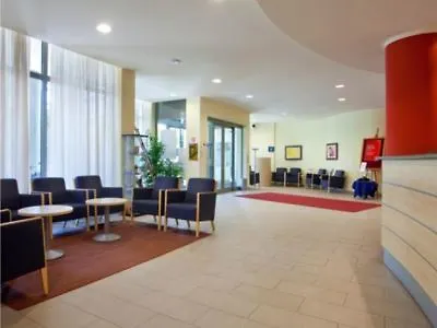 Отель Express By Ihg 3*