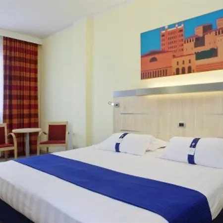 Отель Express By Ihg 3*