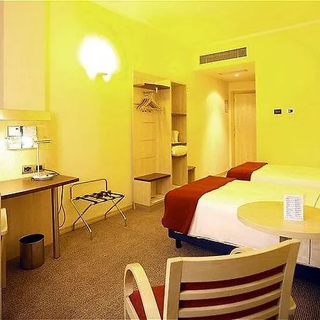 Express By Ihg 3*