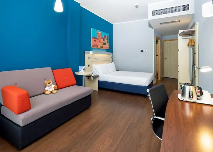 Express By Ihg Hotel 3*