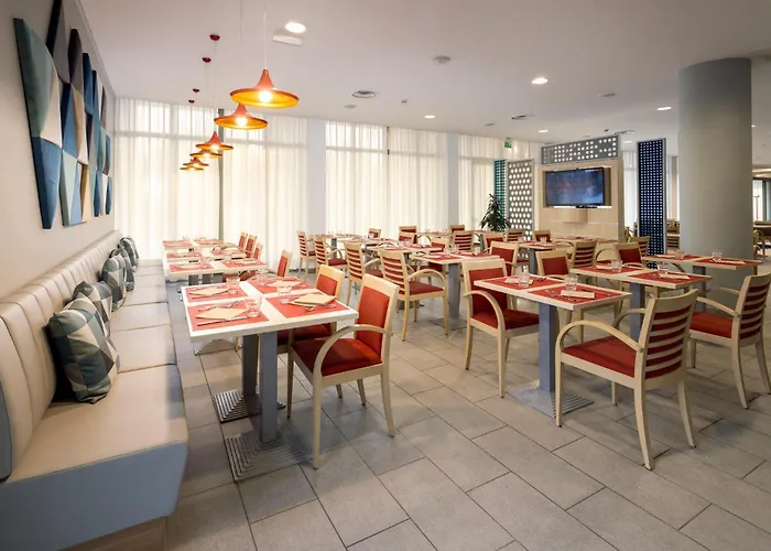 Express By Ihg Отель Парма