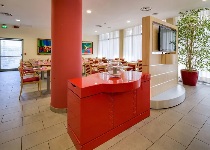 Express By Ihg Hotel Parma