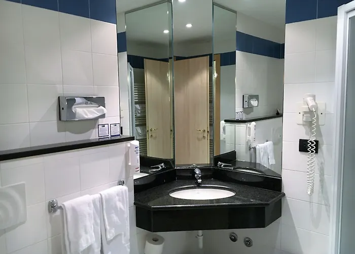 Express By Ihg Hotel