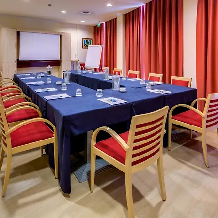 Express By Ihg Hotel