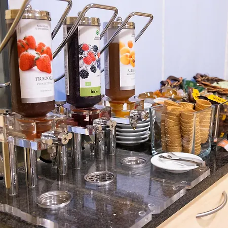 هوليدي إن إكسيرس 3* بارما