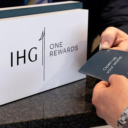 هوليدي إن إكسيرس 3* بارما