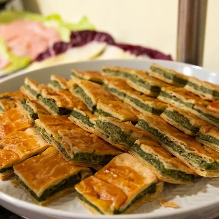 هوليدي إن إكسيرس فندق 3*