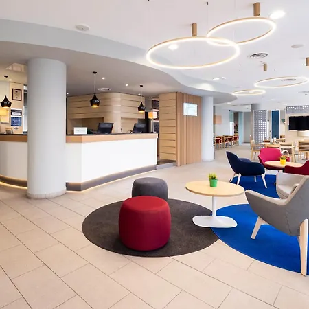 Hotel Express By Ihg Parme