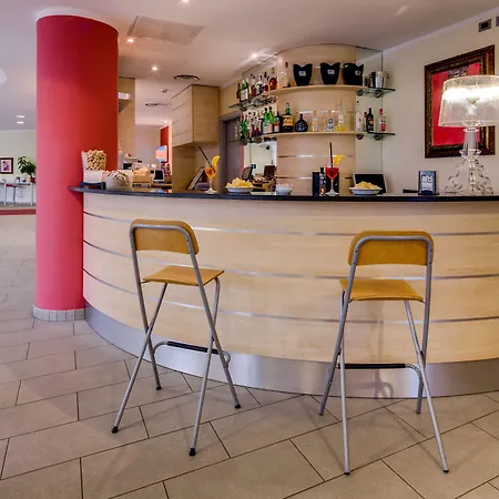 Express By Ihg 3*