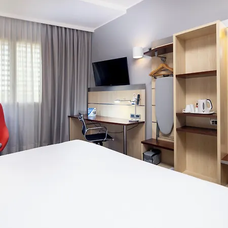 فندق هوليدي إن إكسيرس