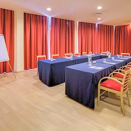 Express By Ihg Otel Parma