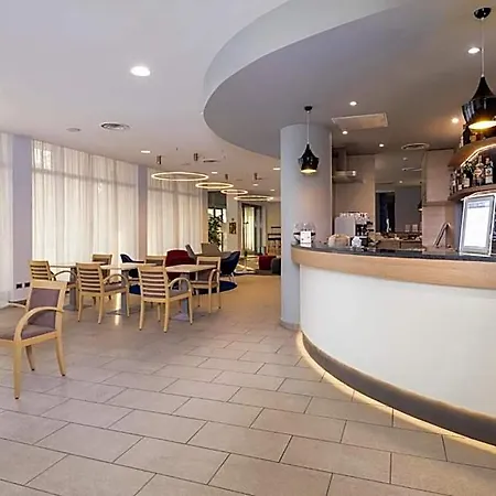 Otel Express By Ihg 3*