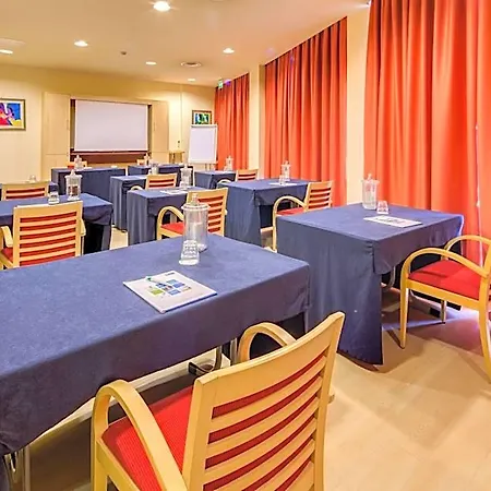 Express By Ihg 3* Parma
