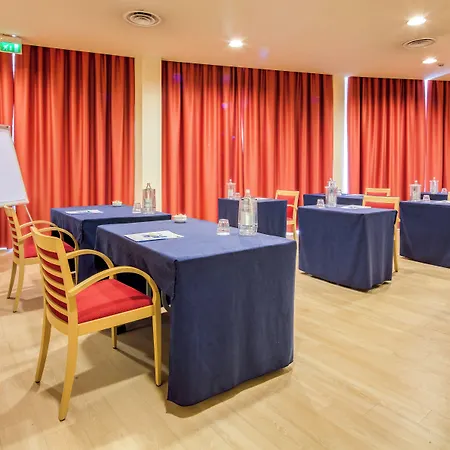 Express By Ihg Hotel