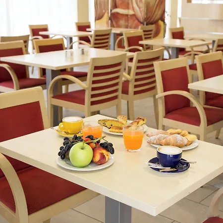 Express By Ihg Hotel