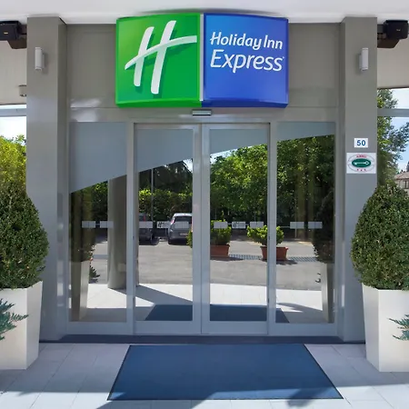 Express By Ihg Hotel Parma