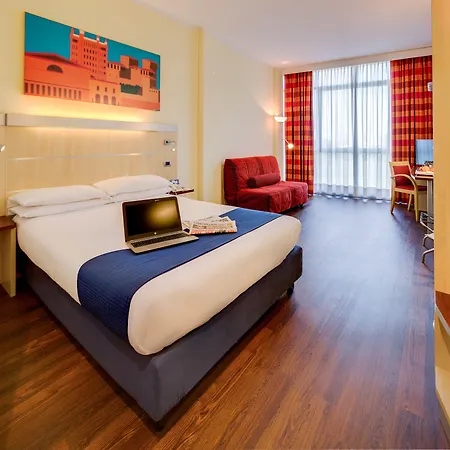 Express By Ihg 3* Parma