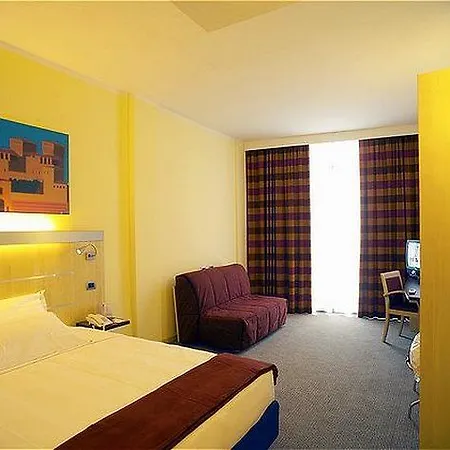 Express By Ihg 3* Parma