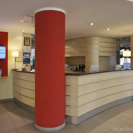 هوليدي إن إكسيرس فندق بارما