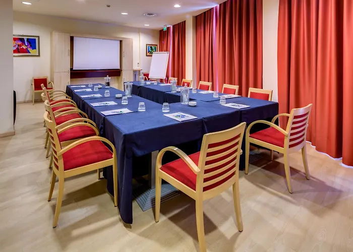 Express By Ihg Hotel