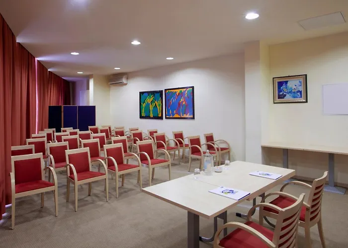 هوليدي إن إكسيرس 3*