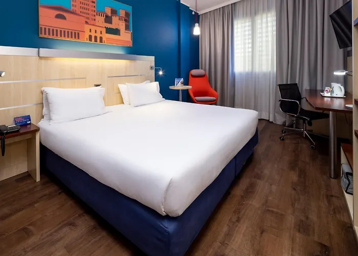 فندق هوليدي إن إكسيرس