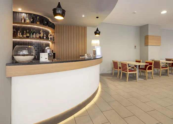 هوليدي إن إكسيرس