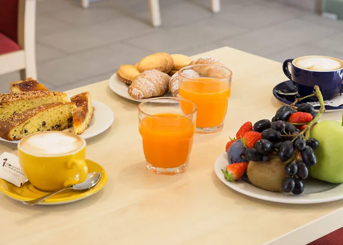 هوليدي إن إكسيرس فندق 3*