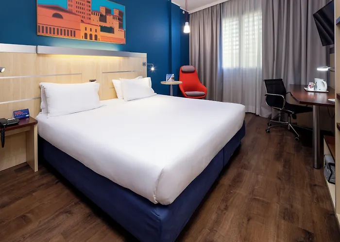 فندق هوليدي إن إكسيرس