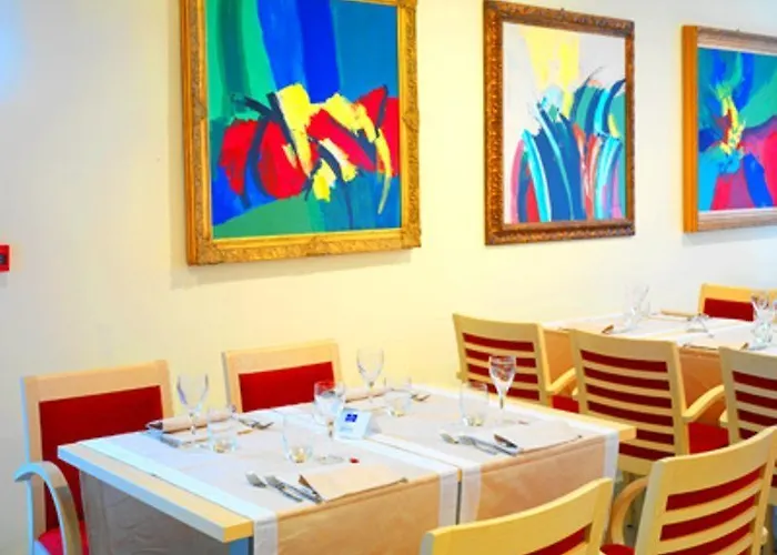 هوليدي إن إكسيرس 3* بارما