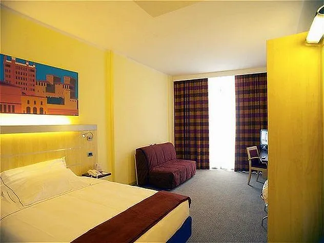 Express By Ihg 3* Parma